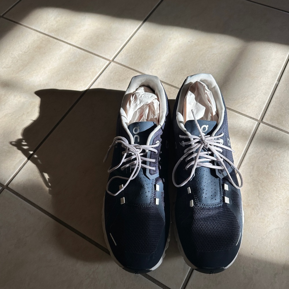 On Cloud 6 Sneaker Navy and White
